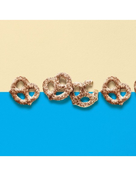 Hershey's Dipped Pretzels Cookies 'N' Creme