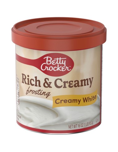 Glaseado cremoso y rico de Betty Crocker, color blanco cremoso.