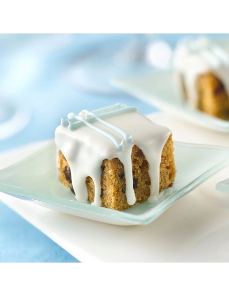 Glaseado cremoso y rico de Betty Crocker, color blanco cremoso.
