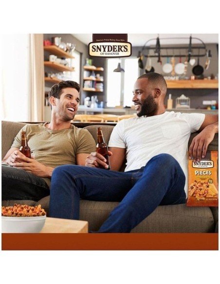 Trozos de pretzel de Snyder con queso cheddar