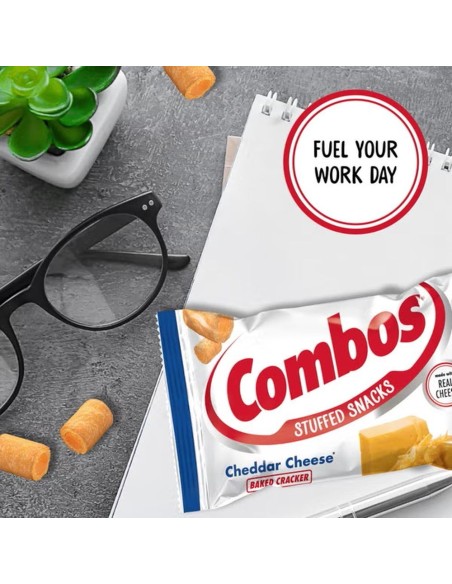 Combinazioni di cracker al forno e formaggio cheddar